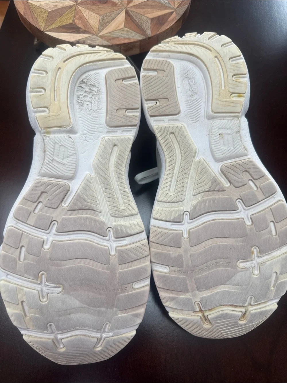 Size 9.5B- Brooks Ghost 15 Snow White W Comfort Casual Running Cushioned Gym